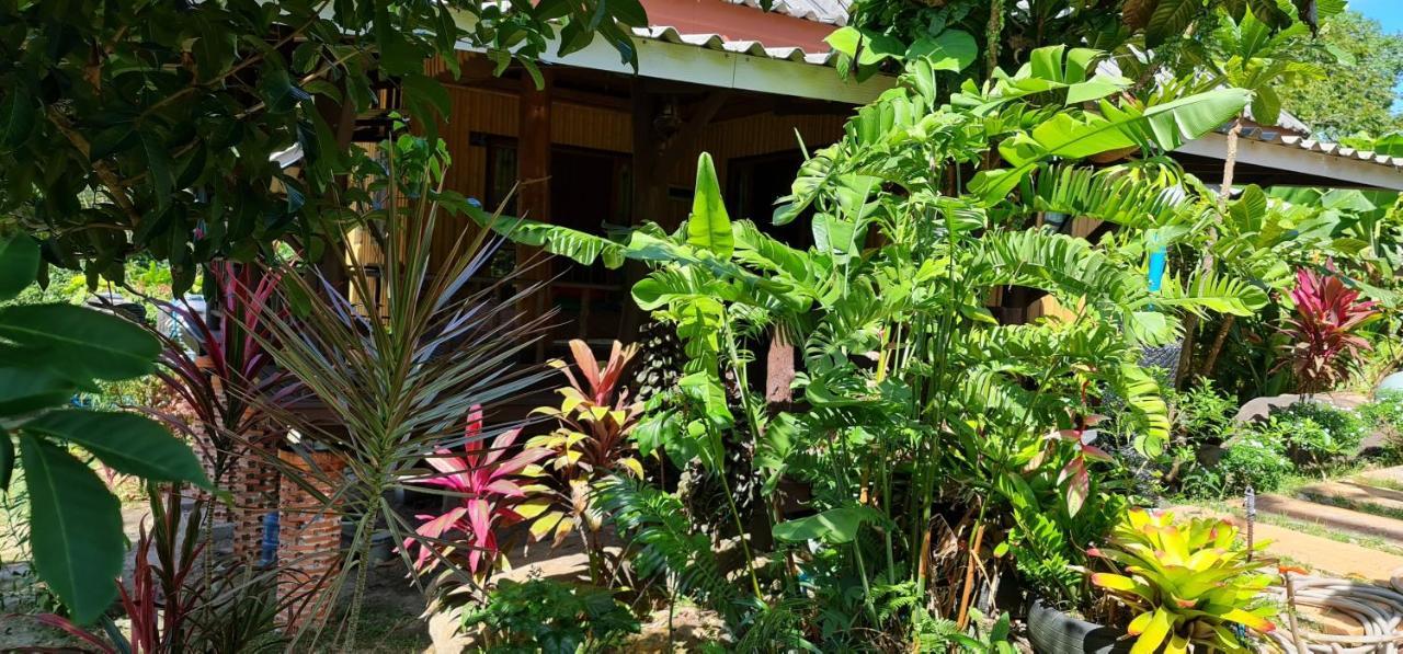 Wooden Hut Koh Kood Hotel Ko Kut Exterior foto